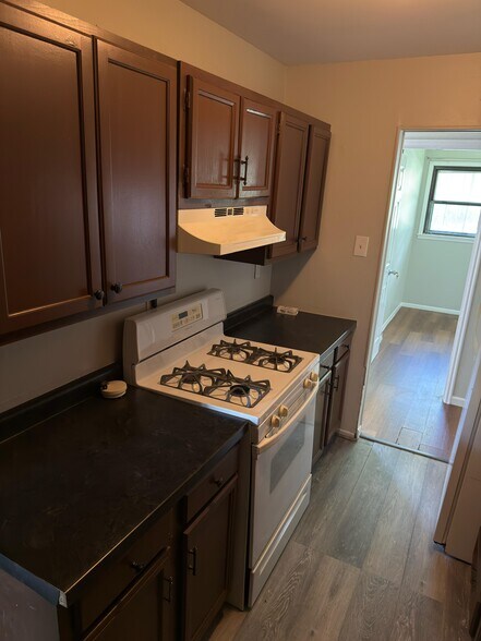 Building Photo - 10359 Renfrew Dr