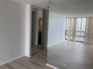 Building Photo - 10 E Ontario St