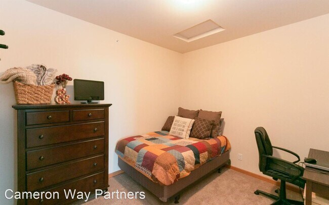 Building Photo - 1620 Lincoln Dr