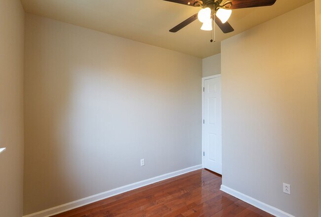 Building Photo - 2022 S Opal St