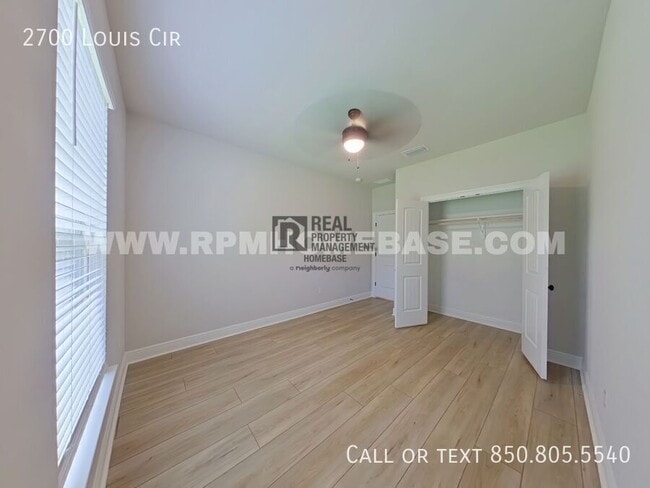 Building Photo - 2700 Louis Cir