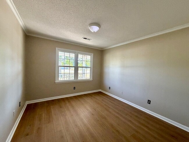 Building Photo - Close to Shaw AFB!