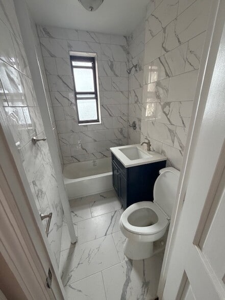 Building Photo - 371 95th St