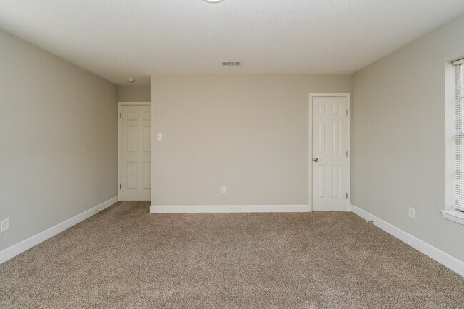 Building Photo - 5100 Goose Creek Dr