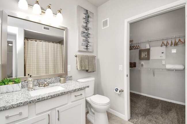 Building Photo - 6777 Sommerall Dr