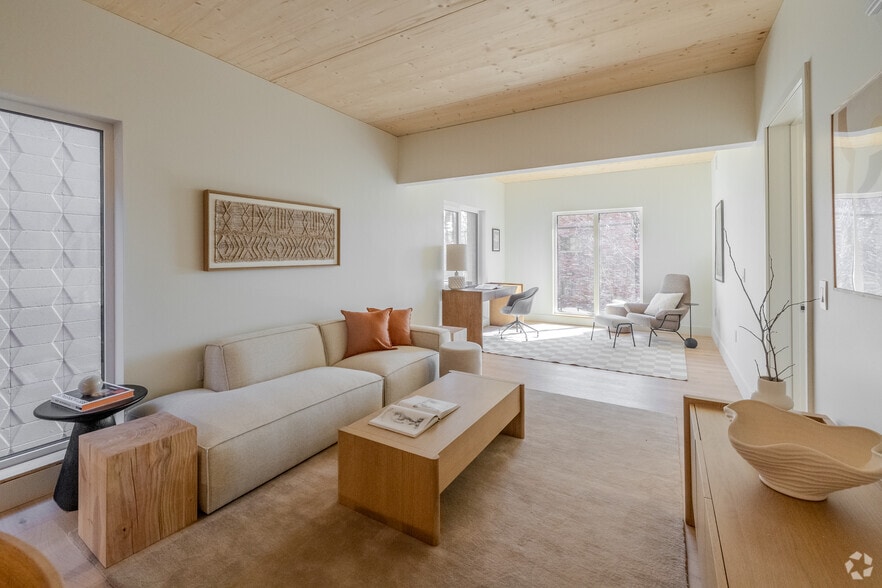 1BR+Den, 1.5BA - Living Room - 517 W Main