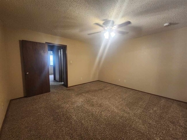 Building Photo - 7938 NW Crossland Cir