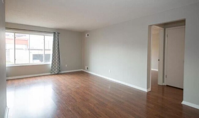 Building Photo - 22081 River Oaks Dr