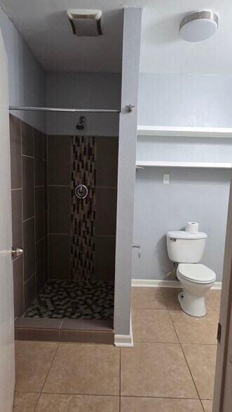 Building Photo - 6316 Victoria St