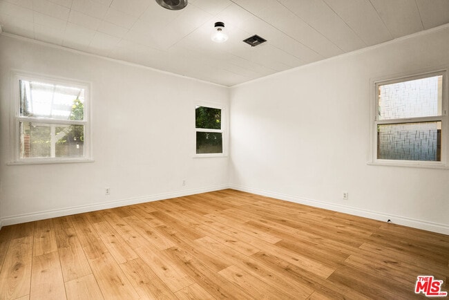 Building Photo - 5419 Gentry Ave