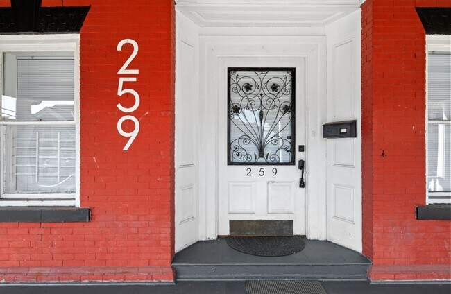 Building Photo - 259-261 N. Dithridge Street (Full Service)
