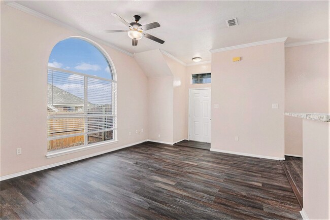 Building Photo - Discover your new home in this spacious 3-bedroom, 2-bath duplex located in the charming city of ...