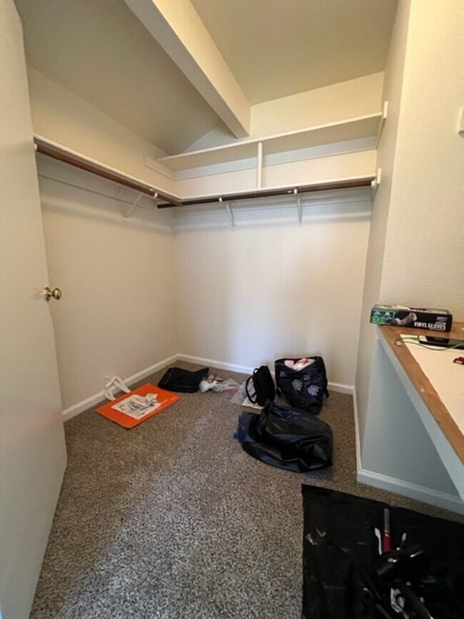Building Photo - 4200 Buckskin Dr
