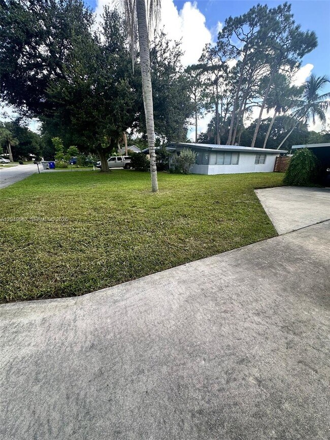 Building Photo - 2106 79th Ct