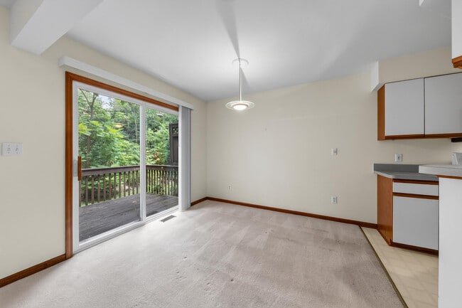 Building Photo - 2445 Mulberry Ct