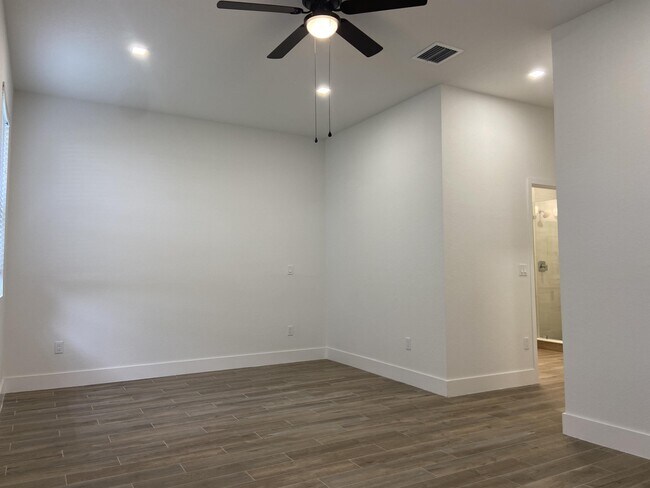 Building Photo - 365 Bella Sol Way