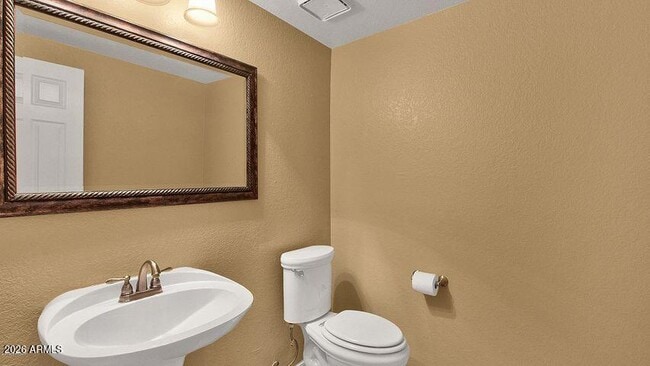 Building Photo - 4670 W Binner Dr