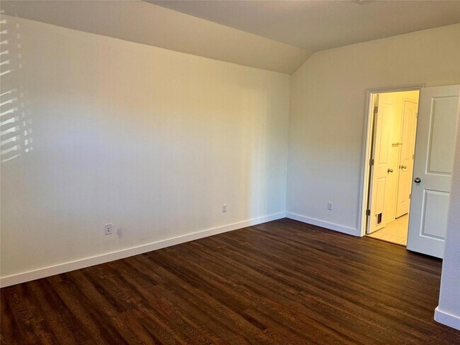 Building Photo - 408 Wolf Creek Way