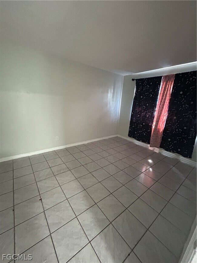 Building Photo - 4912 York St