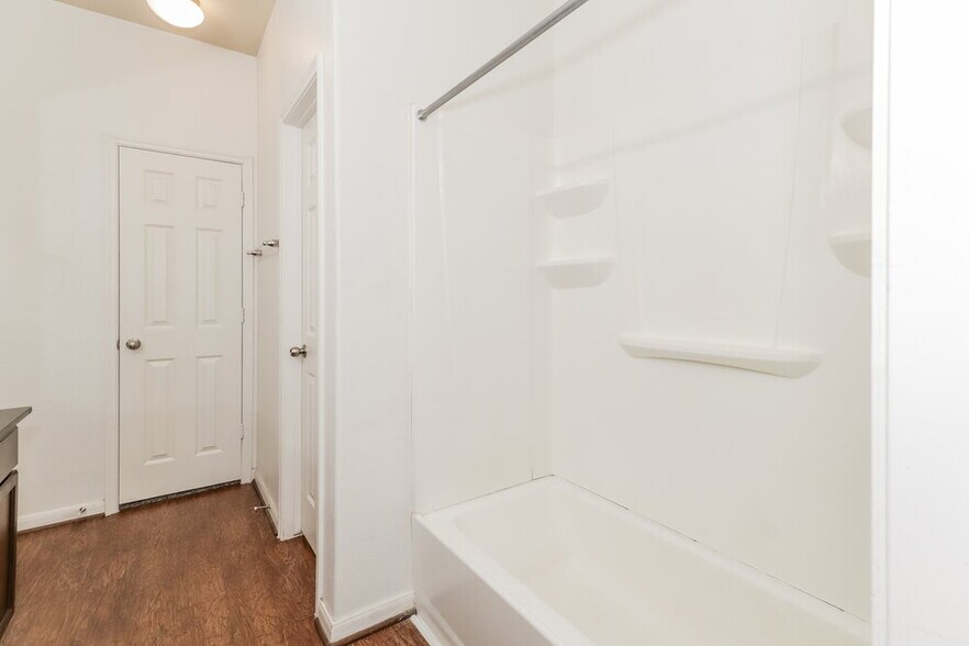 Building Photo - 9446 Green Mills Dr