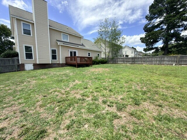 Building Photo - Spacious 4BR Home with Fenced Yard, Community Pool & 2-Car Garage