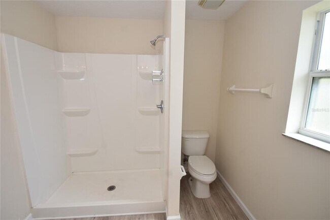 Building Photo - 15 White Deer Ln