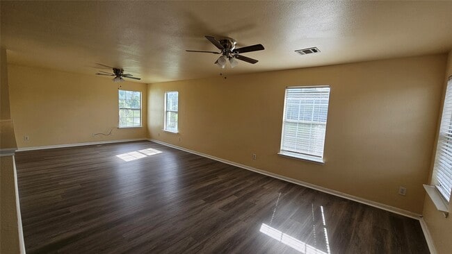 Building Photo - 22135 Greengate Dr