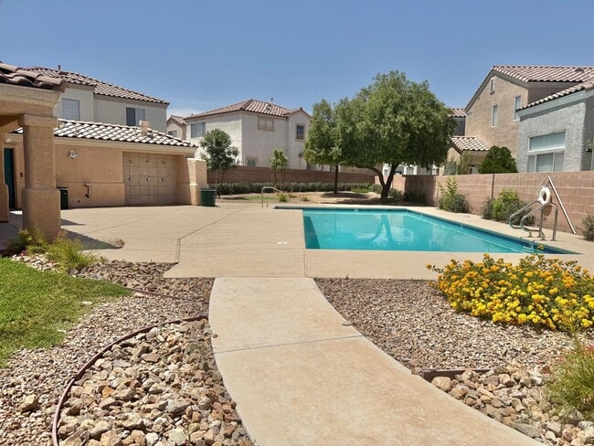 Building Photo - THIS IS A CHARMING TWO-STORY NORTH LAS VEG...