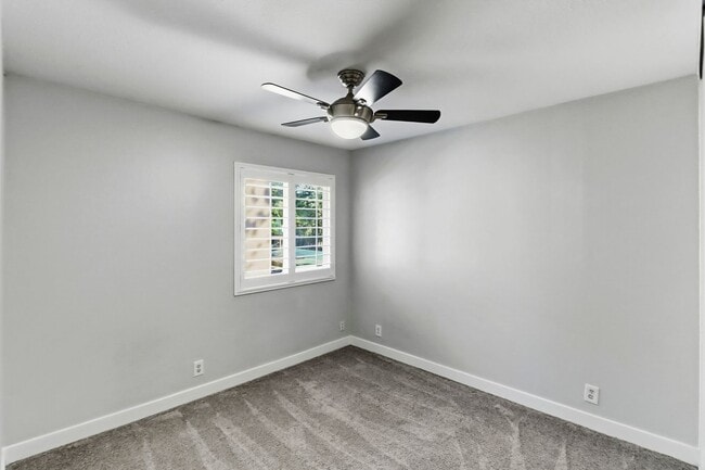 Building Photo - North Davis Condo-Available