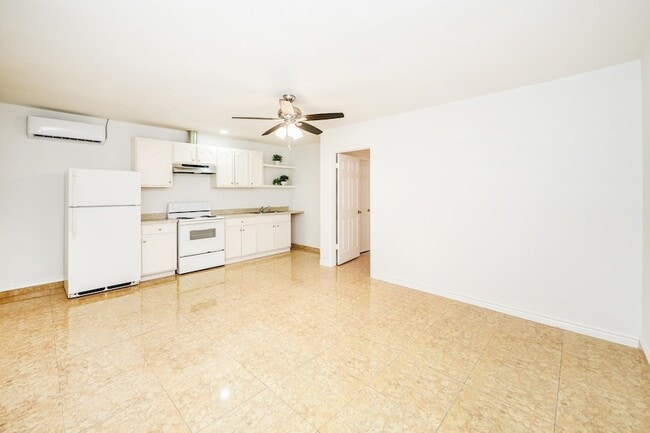 Building Photo - 1005 Andrew Ave