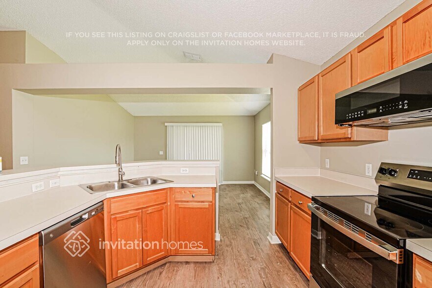 Building Photo - 14007 Econ Woods Ln