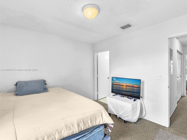 Building Photo - 326 SW 120th Ave