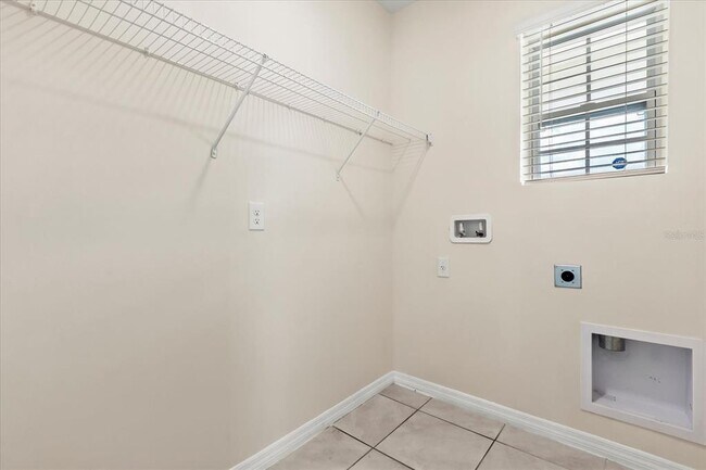 Building Photo - 179 Tiny Flower Rd