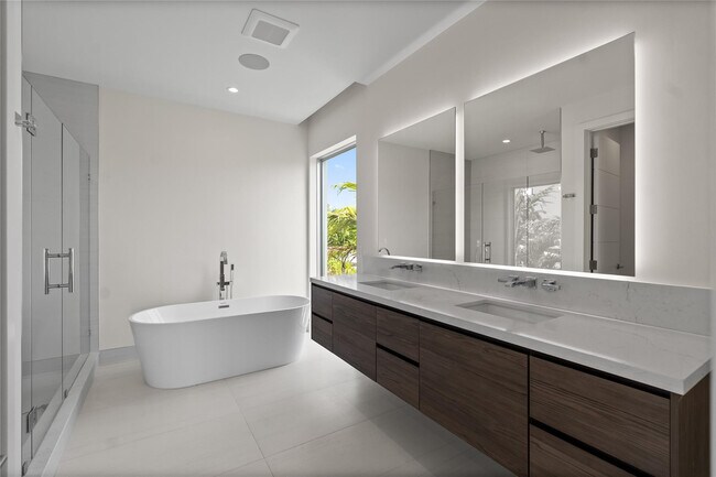 Building Photo - 221 Shore Ct