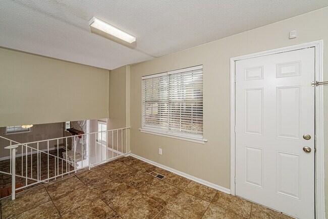 Building Photo - 1416 Maralyn Dr