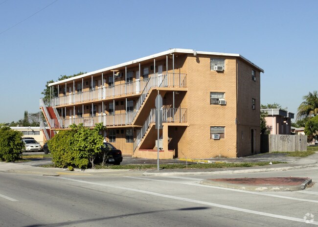 Building Photo - Sun King