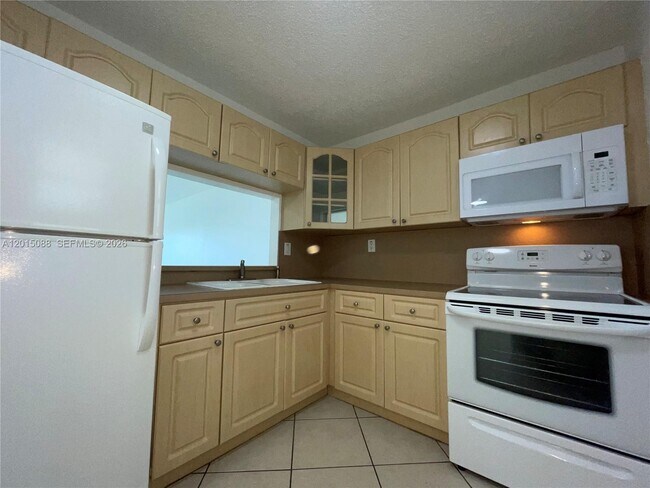 Building Photo - 10300 Coral Wy