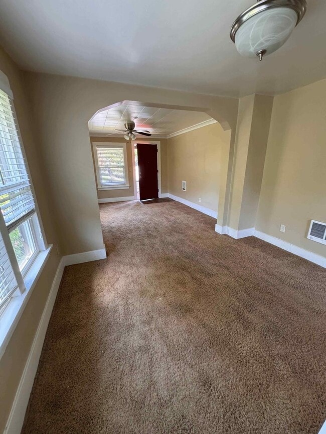 Building Photo - Bremerton Two Bedroom House for rent! Fully Fenced Yard, Available 06/10!