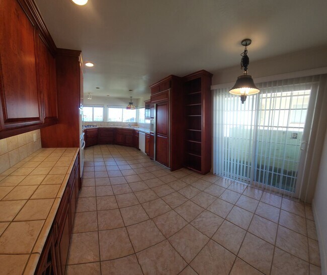 Building Photo - THOSE MORRO BAY VIEWS! Bright and Airy 2 bedroom 2 bath house near Embarcadero