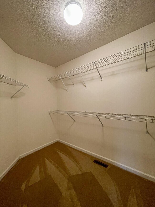 Building Photo - 75 Spring Lake Dr