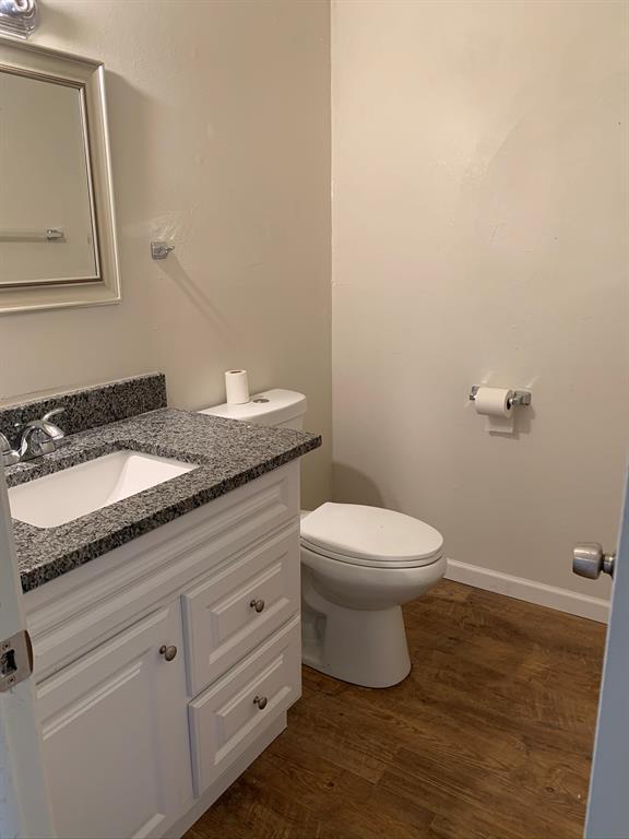 Building Photo - 516 San Saba St