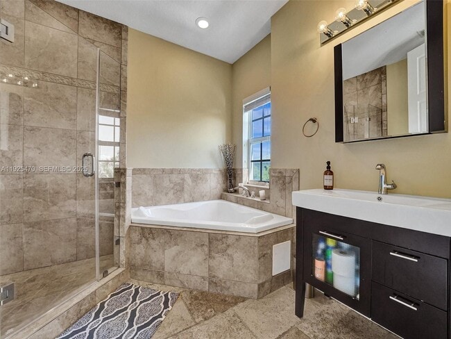 Building Photo - 2356 Wilton Dr