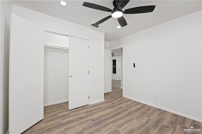 Building Photo - 14 1st St