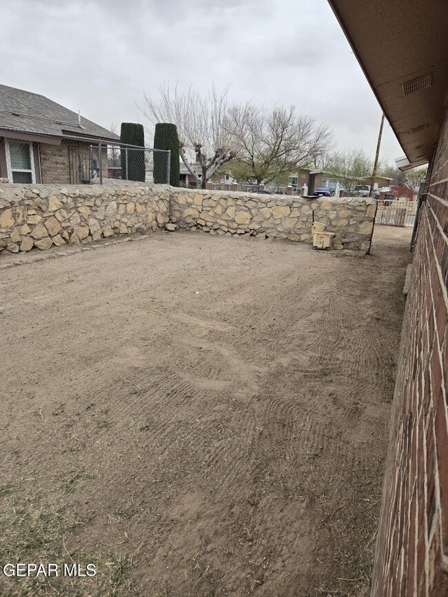 Building Photo - 8420 Waterfall Dr