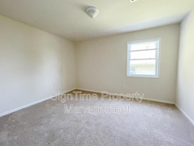 Building Photo - 227 Wakefield Rd