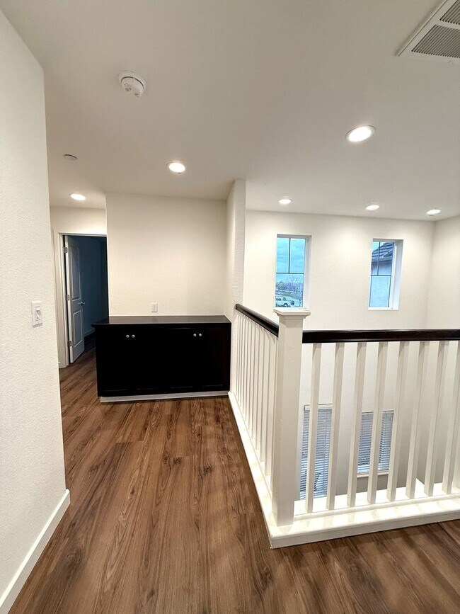 Building Photo - Energy-Efficient Emerson Ranch Home | 5 Bed + Owned Solar, Powerwall, EV Charging & Beautiful Bac...