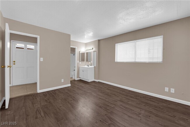 Building Photo - 5158 Greene Ln