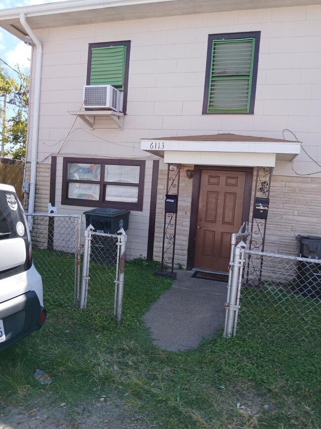 Primary Photo - 6113 Ave Q 1/2