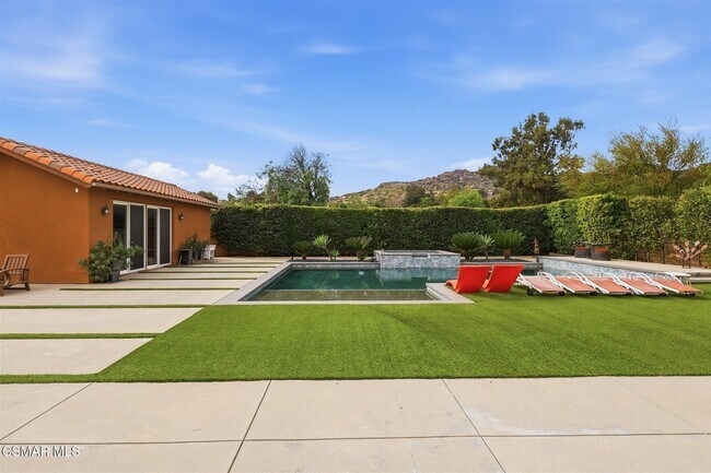 Building Photo - 9651 Sagebrush Ave