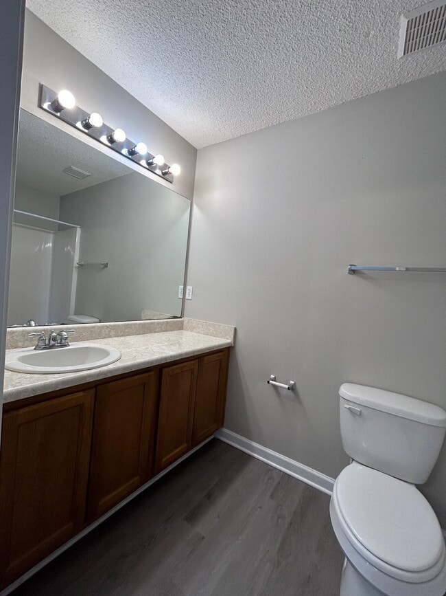 Building Photo - 195 Swaying Pine Ct